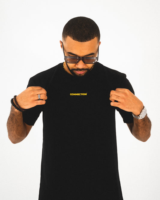 T-shirt noir avec logo jaune